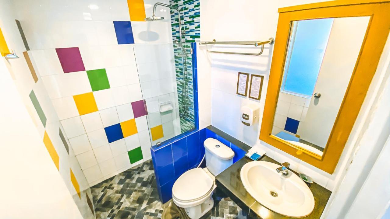 K2 Hotel @ Airport Szuratthani Kültér fotó