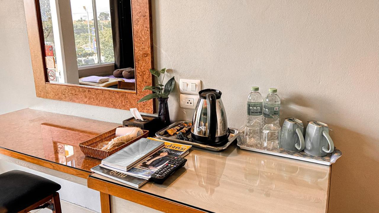 K2 Hotel @ Airport Szuratthani Kültér fotó