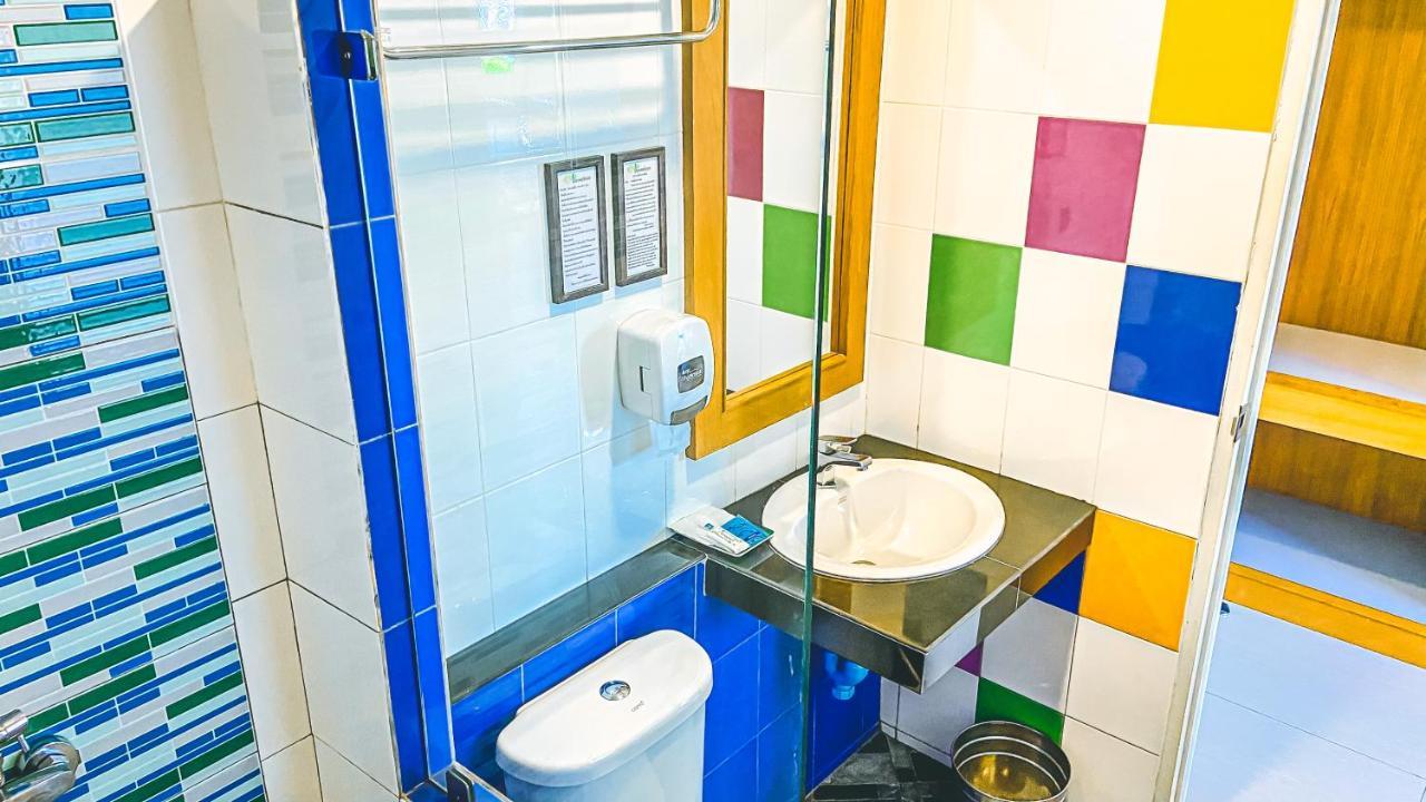 K2 Hotel @ Airport Szuratthani Kültér fotó