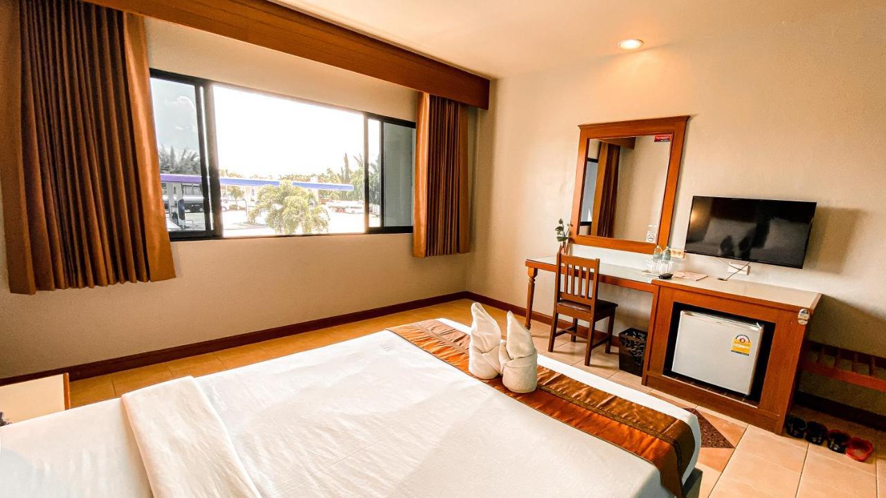 K2 Hotel @ Airport Szuratthani Kültér fotó