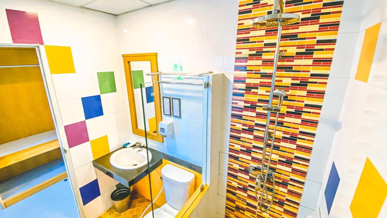 K2 Hotel @ Airport Szuratthani Kültér fotó