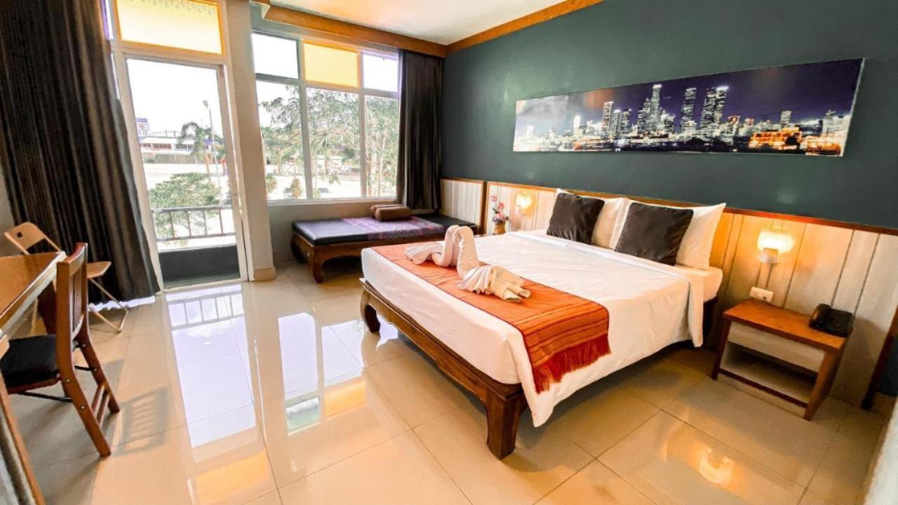 K2 Hotel @ Airport Szuratthani Kültér fotó